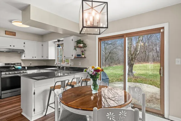 $569,900 | 8710 West Hawthorne Lane, Franklin, WI 53132