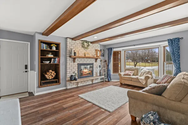 $569,900 | 8710 West Hawthorne Lane, Franklin, WI 53132