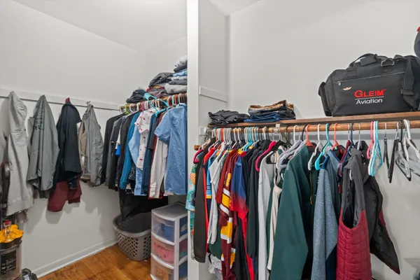 $569,900 | 8710 West Hawthorne Lane, Franklin, WI 53132