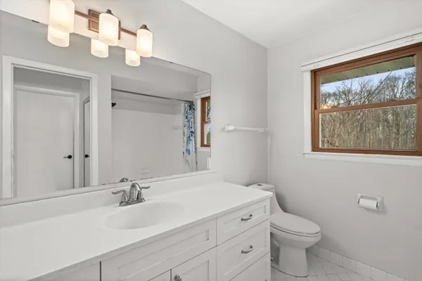 $569,900 | 8710 West Hawthorne Lane, Franklin, WI 53132