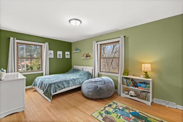 $569,900 | 8710 West Hawthorne Lane, Franklin, WI 53132