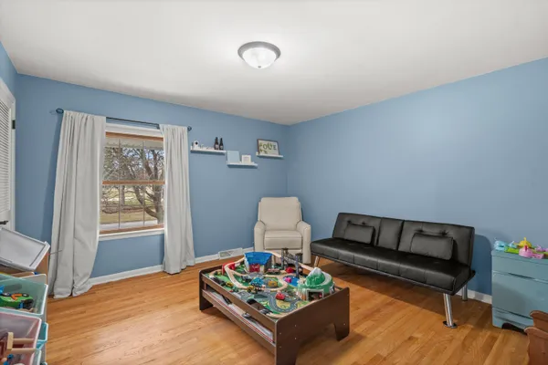 $569,900 | 8710 West Hawthorne Lane, Franklin, WI 53132