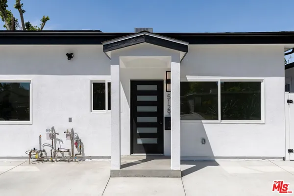 $2,995 | 5129 Don Pio Drive, Woodland Hills, CA 91364
