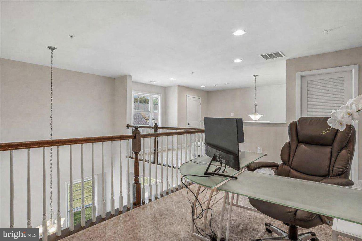 2638 Dragon Fly Way Odenton, MD 21113 - Photo 12 of 45 a view of a livingroom with furniture