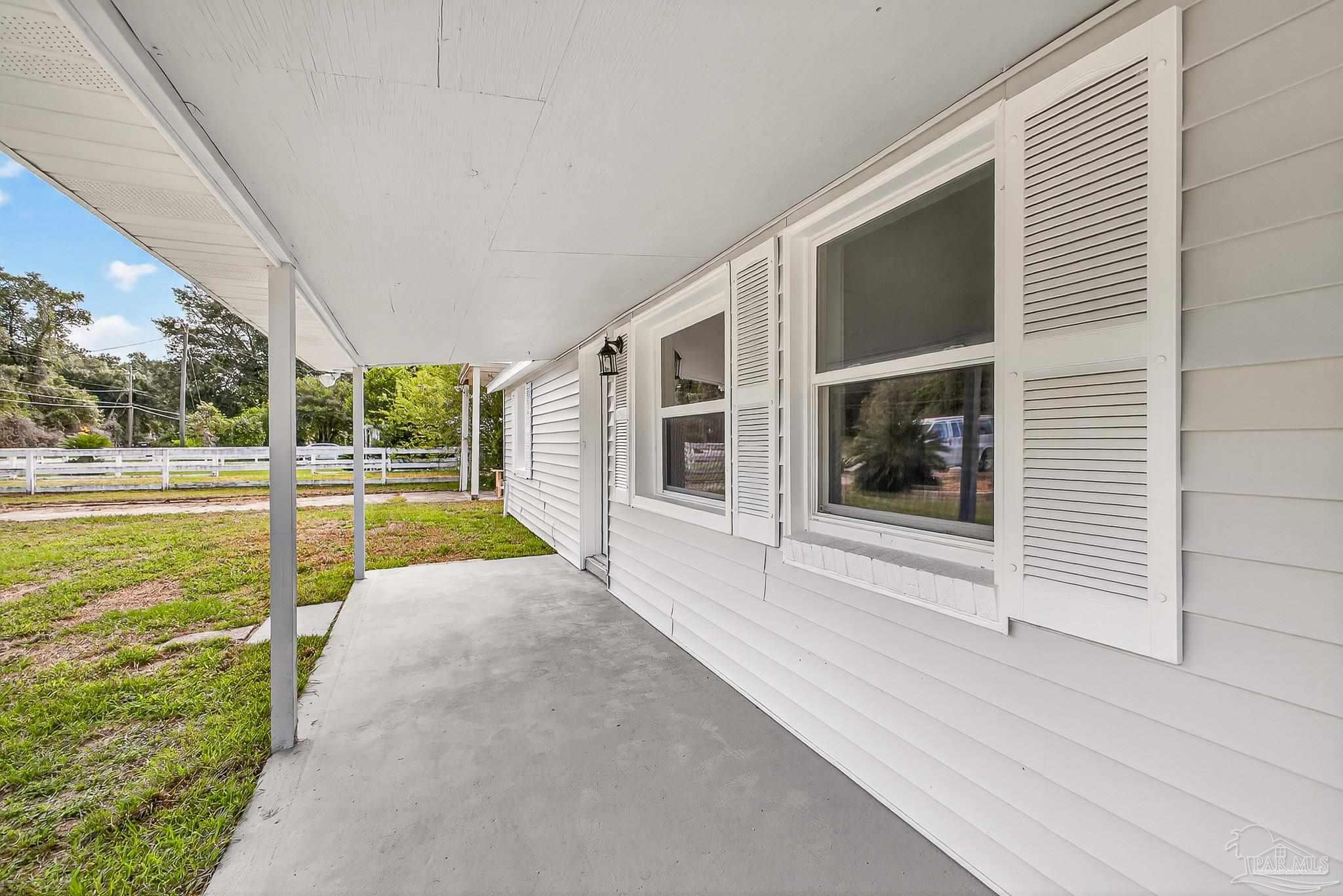 3951 Diamond Street Pace, FL 32571 - Photo 5 of 39 Gallery Image 5