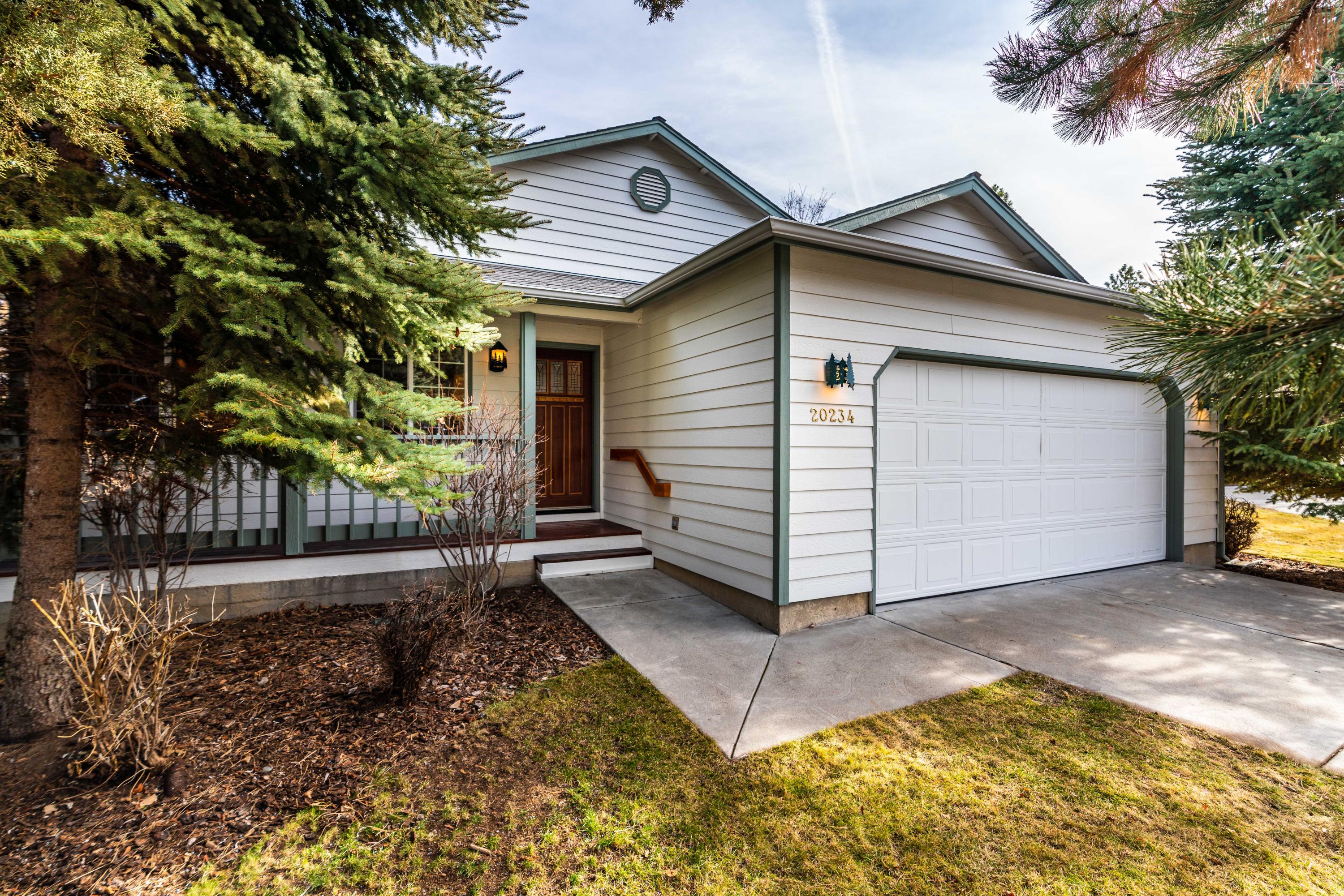 20234 Star Ridge Court Bend, OR 97703 - Photo 1 of 27 1.0