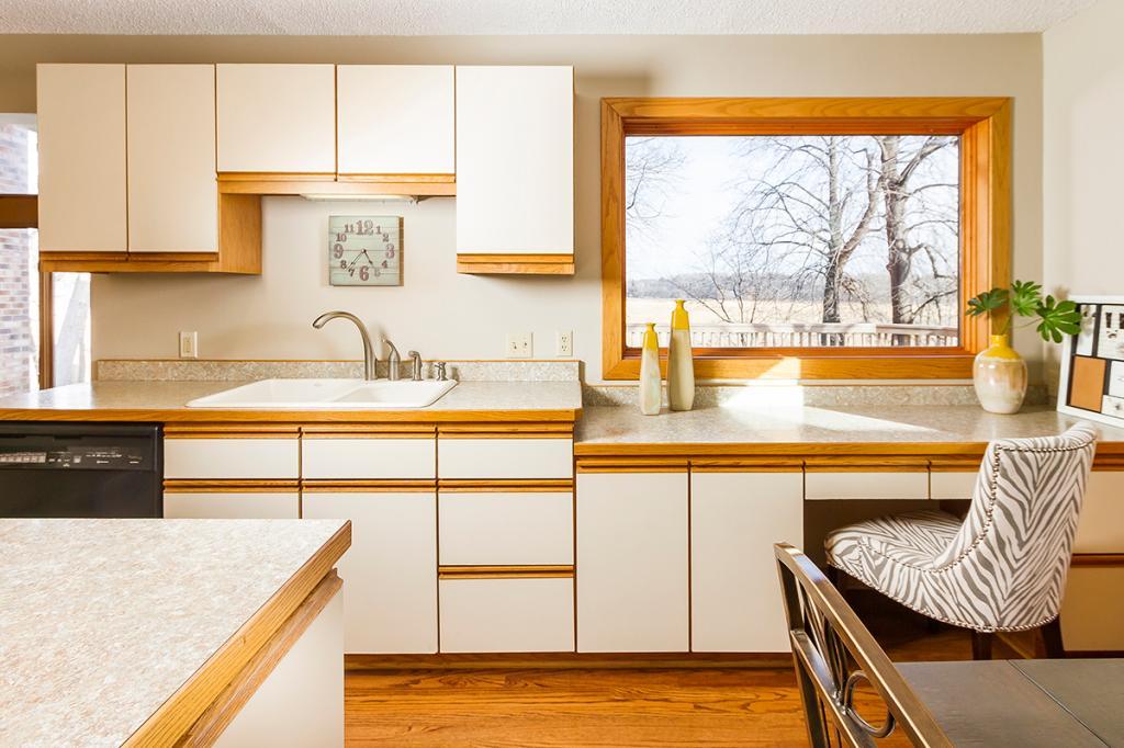 11412 Mt Curve Road Eden Prairie, MN 55347 - Photo 8 of 35 Gallery Image 8