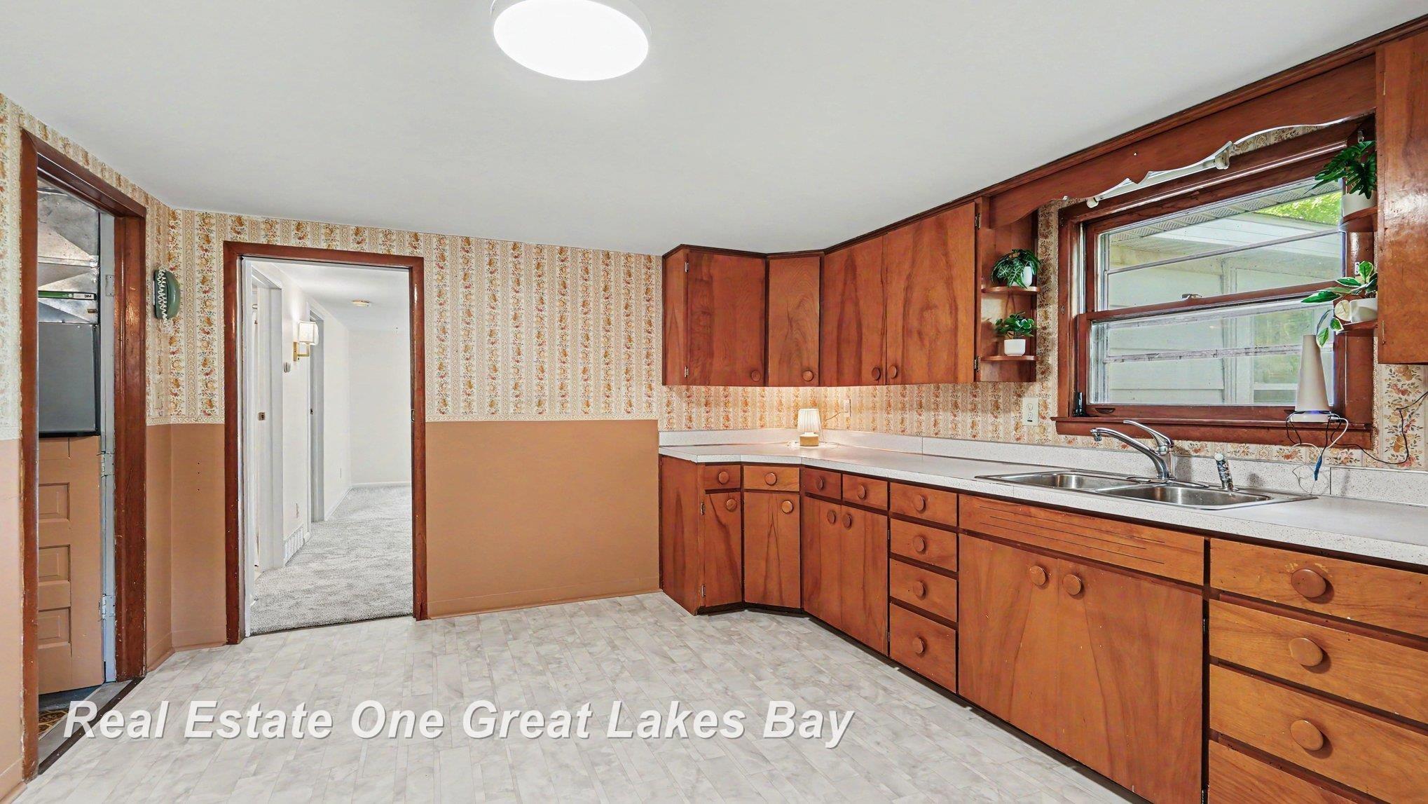 11075 Spencer Road St. Charles, MI 48655 - Photo 8 of 31