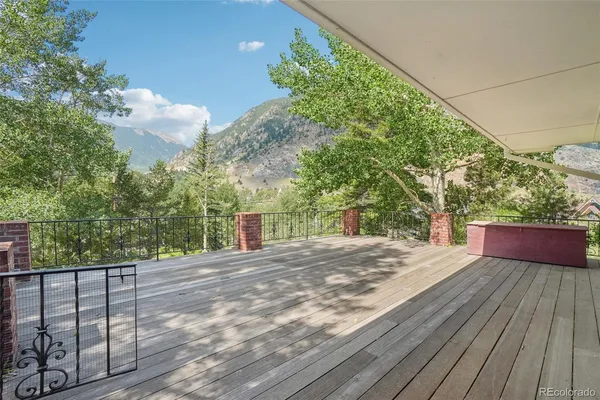 a view of a backyard of the house