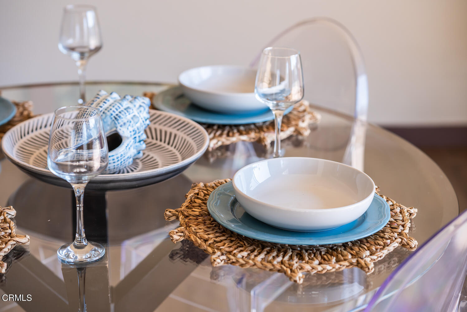 2101 Napoli Drive Oxnard, CA 93035 - Photo 12 of 50 a view of a dining room with furniture