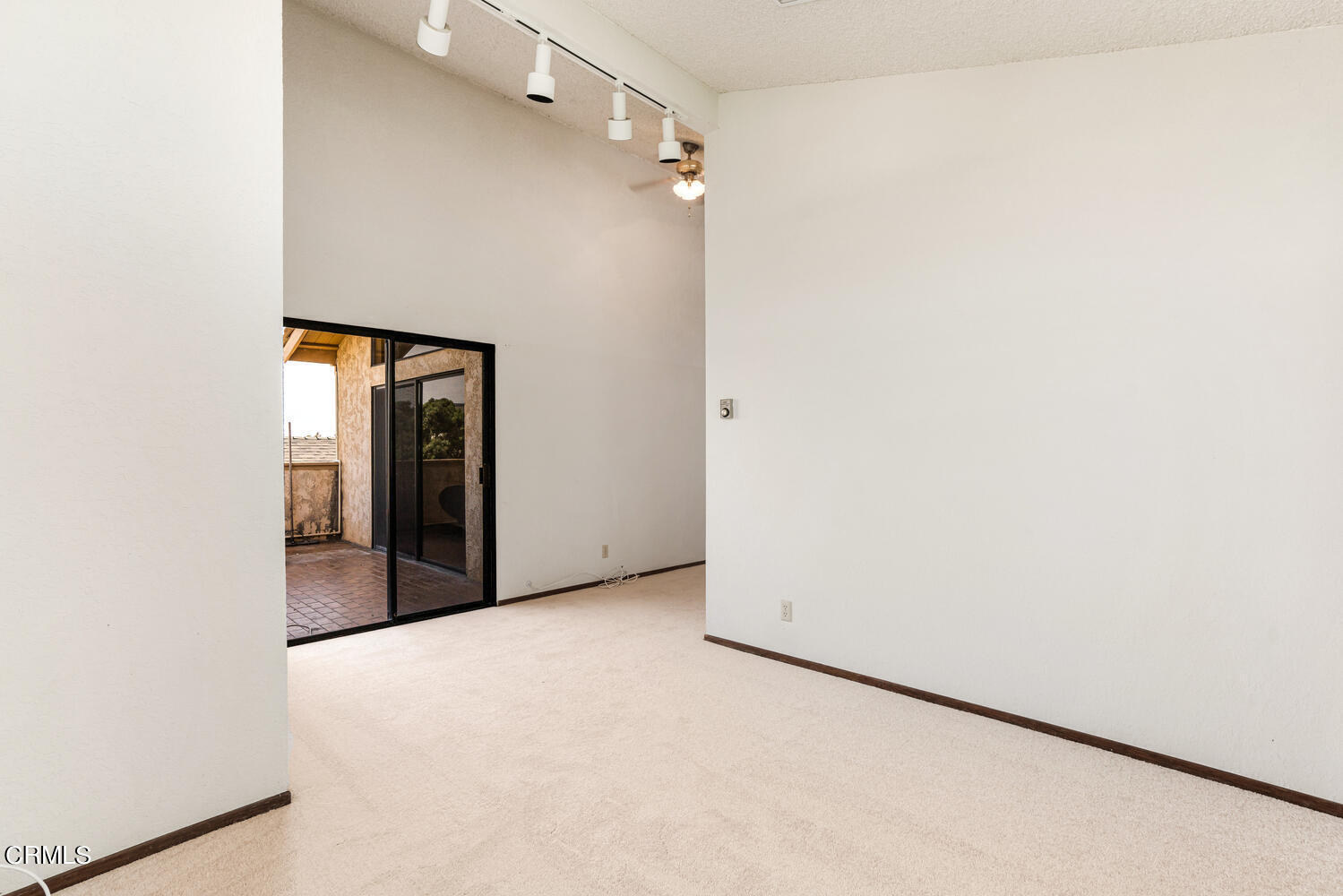 2101 Napoli Drive Oxnard, CA 93035 - Photo 35 of 50 a view of a big room with closet and mirror