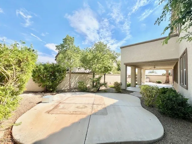 $2,900 | 18 Blue Valley Drive, Henderson, NV 89002