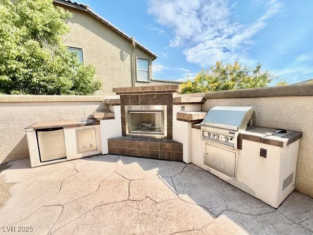 $2,900 | 18 Blue Valley Drive, Henderson, NV 89002