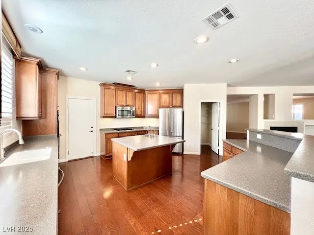 $2,900 | 18 Blue Valley Drive, Henderson, NV 89002