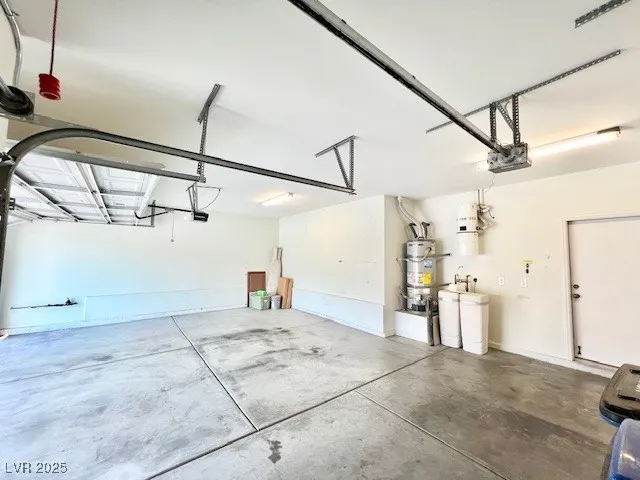 $2,900 | 18 Blue Valley Drive, Henderson, NV 89002