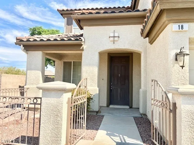 $2,900 | 18 Blue Valley Drive, Henderson, NV 89002