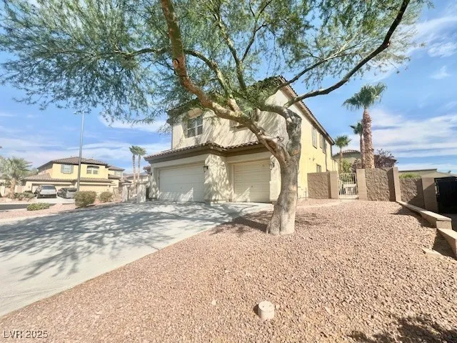 $2,900 | 18 Blue Valley Drive, Henderson, NV 89002