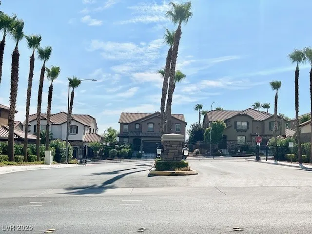 $2,900 | 18 Blue Valley Drive, Henderson, NV 89002