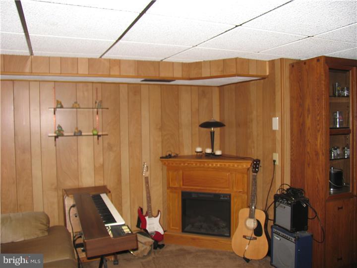 11871 Colman Road Philadelphia, PA 19154 - Photo 12 of 19 Gallery Image 12