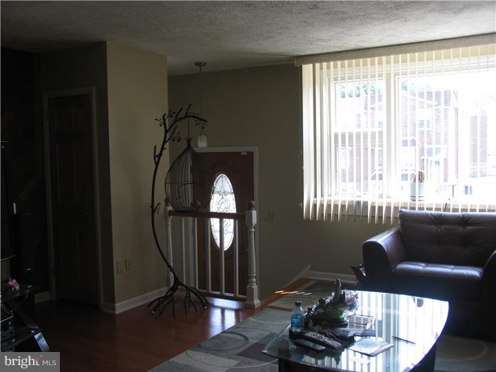 11871 Colman Road Philadelphia, PA 19154 - Photo 5 of 19 Gallery Image 5