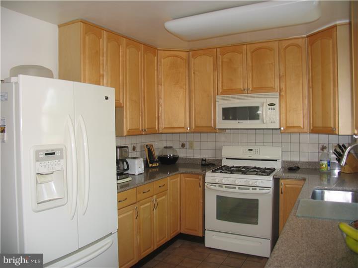 11871 Colman Road Philadelphia, PA 19154 - Photo 7 of 19 Gallery Image 7
