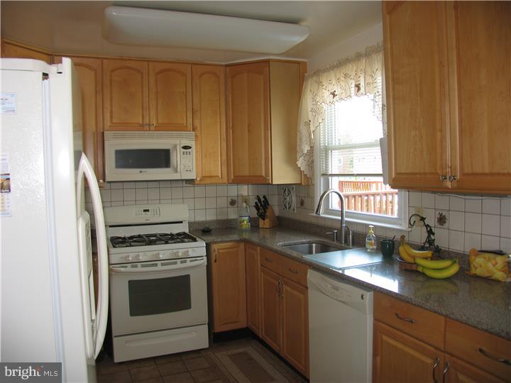 11871 Colman Road Philadelphia, PA 19154 - Photo 9 of 19 Gallery Image 9