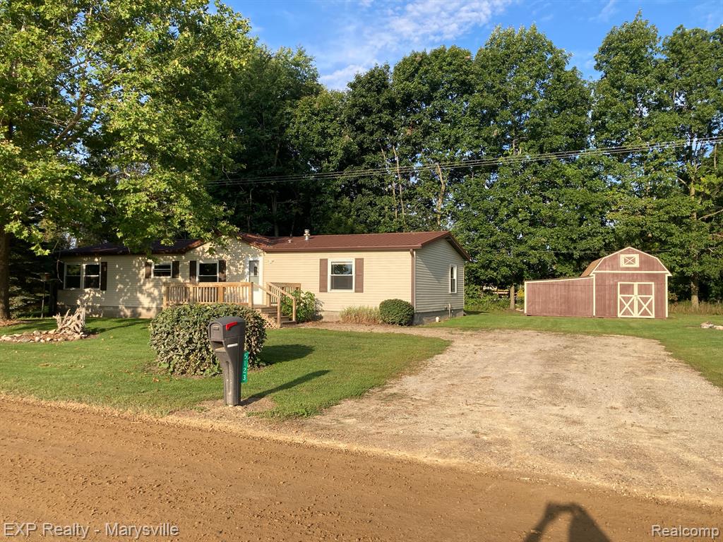 5123 Old State Road North Branch, MI 48461 - Photo 1 of 23