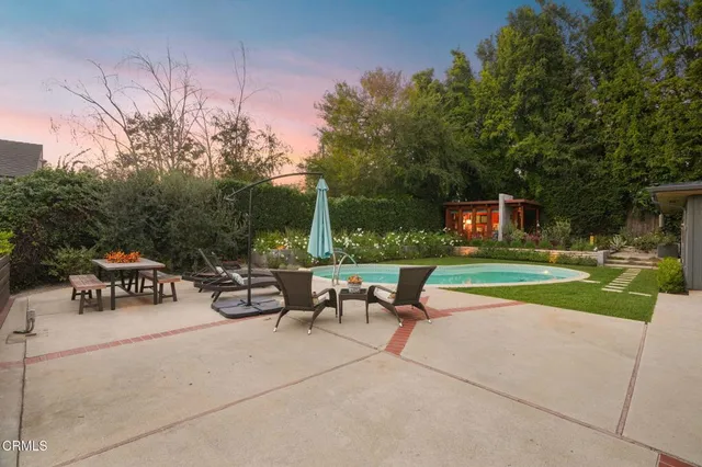 a view of a park with bench and bench