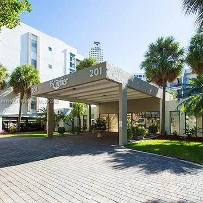 $2,590 | 201 178th Drive, Unit 426, Sunny Isles Beach, FL 33160