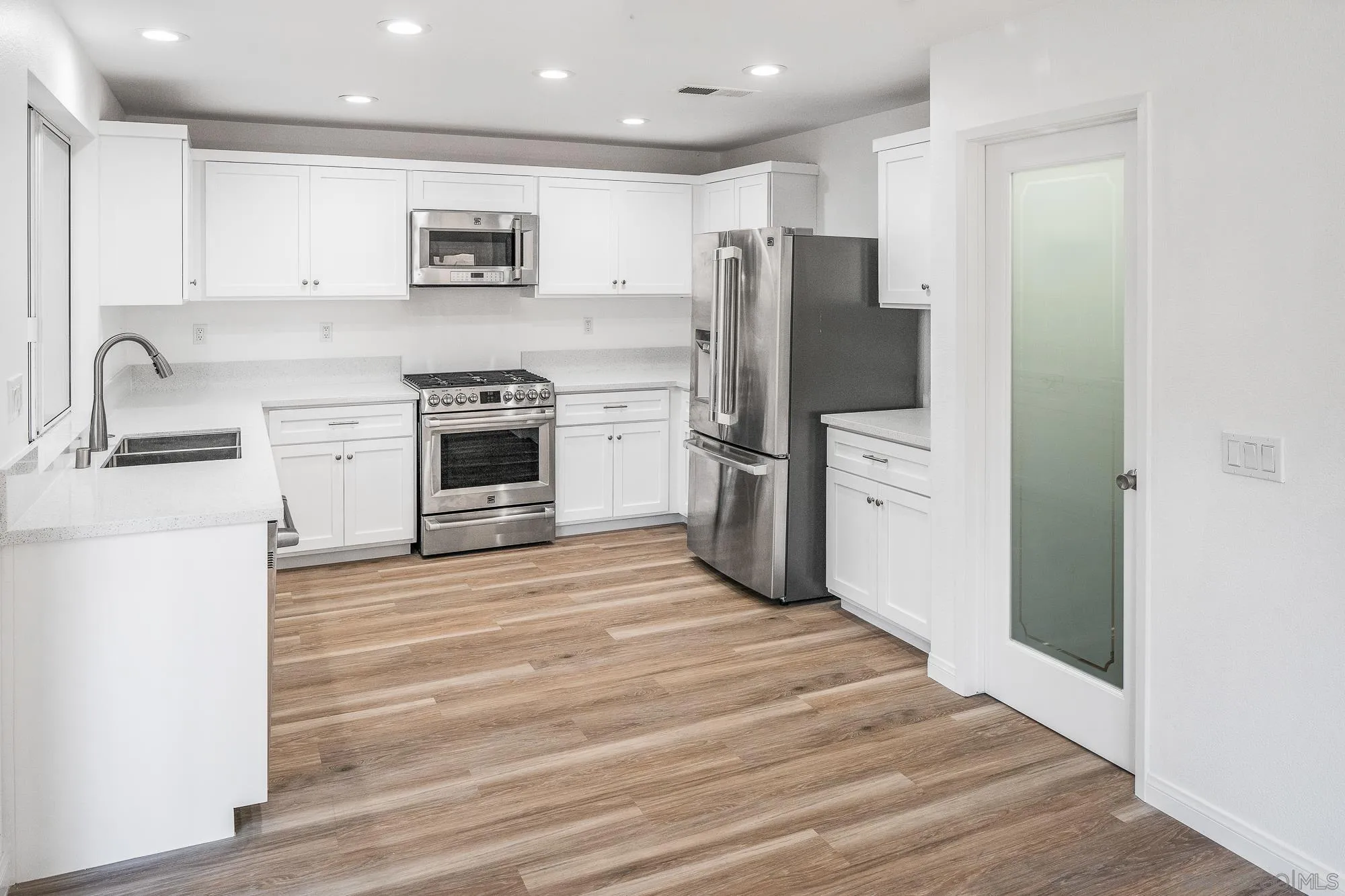 346 Spring Canyon Way Oceanside, CA 92057 - Photo 3 of 48 Gallery Image 3