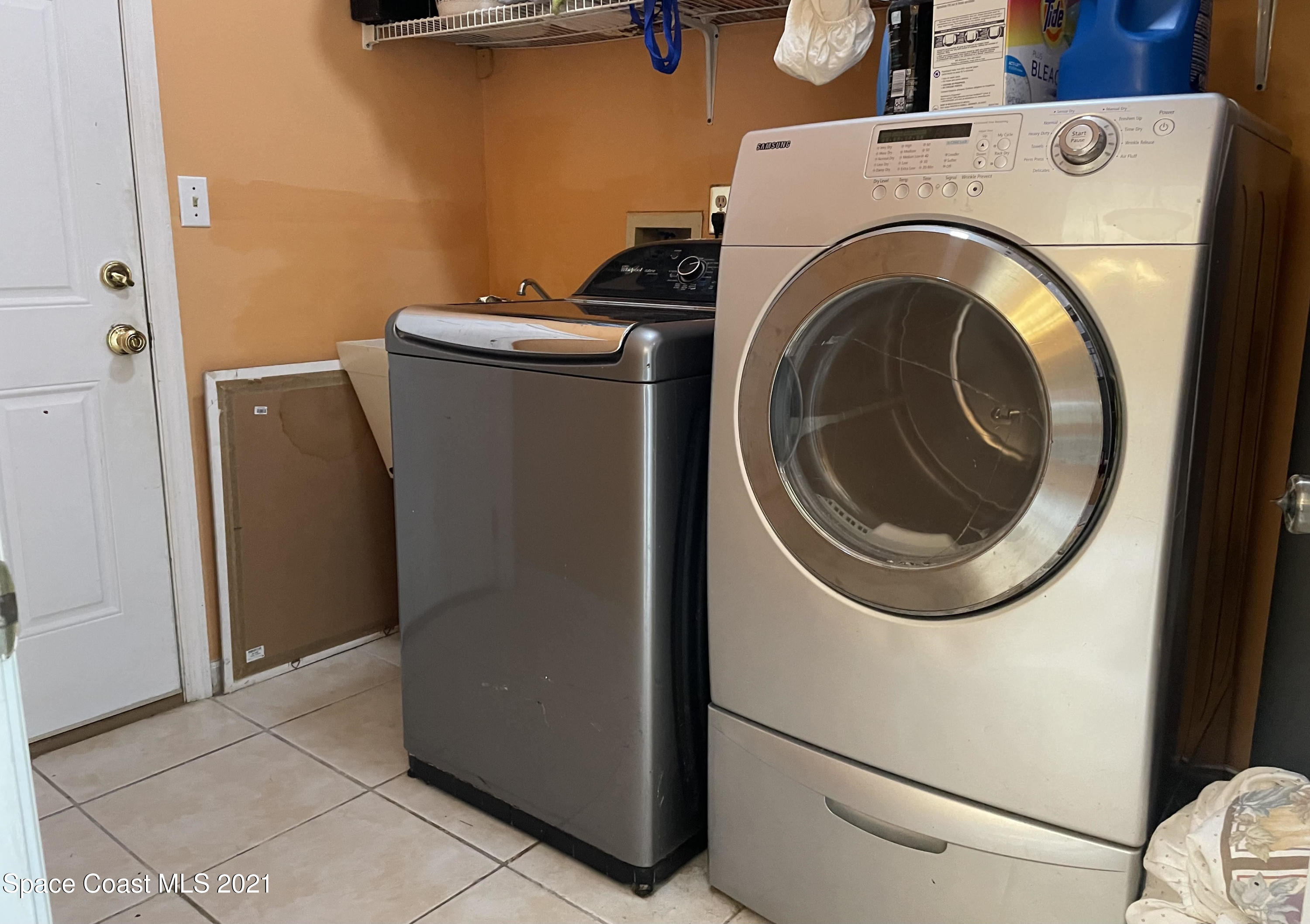 751 Becker Avenue Northeast Palm Bay, FL 32905 - Photo 9 of 20 Laundry Room