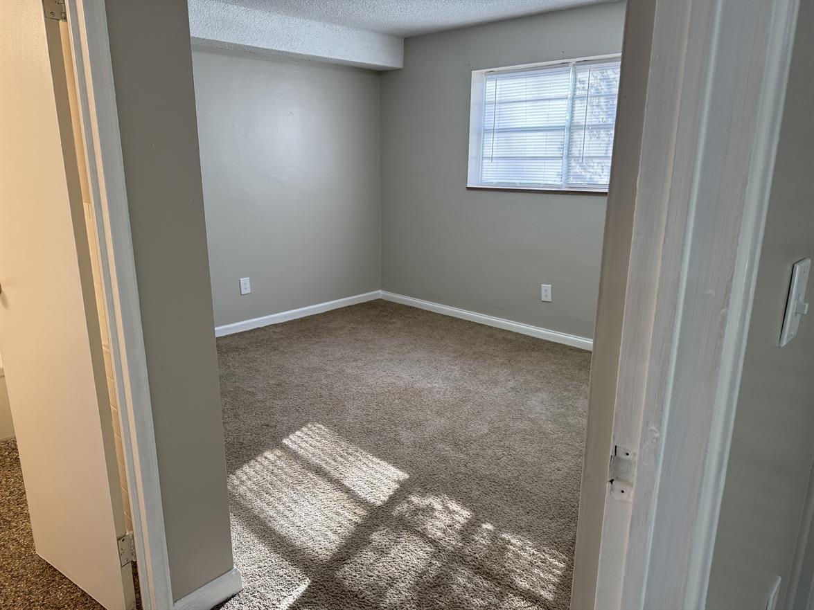 100 Ridgeview Lane, Unit 19 Bassett, VA 24055 - Photo 6 of 6 100 Ridgeview Lane, Apt 19 5