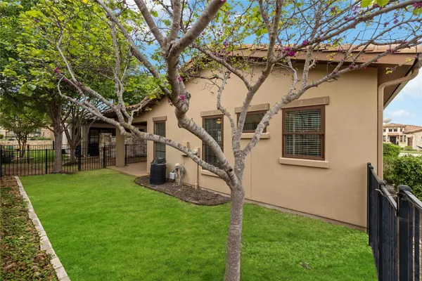 $725,000 | 204 Delfino Circle, Lakeway, TX 78734