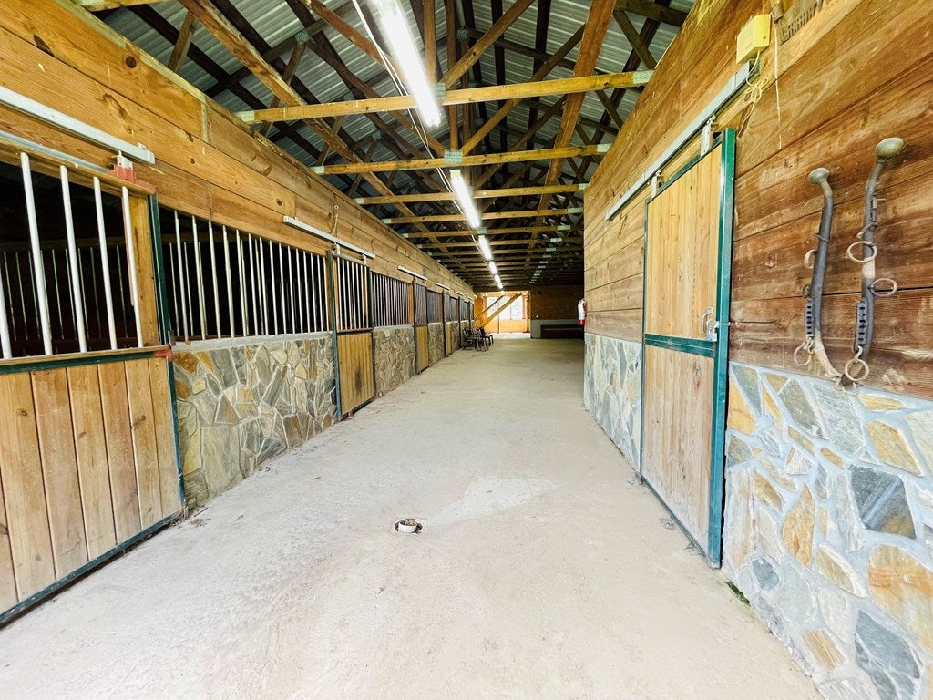 641 Stillhouse Road Laurel Fork, VA 24352 - Photo 32 of 73 Gallery Image 32