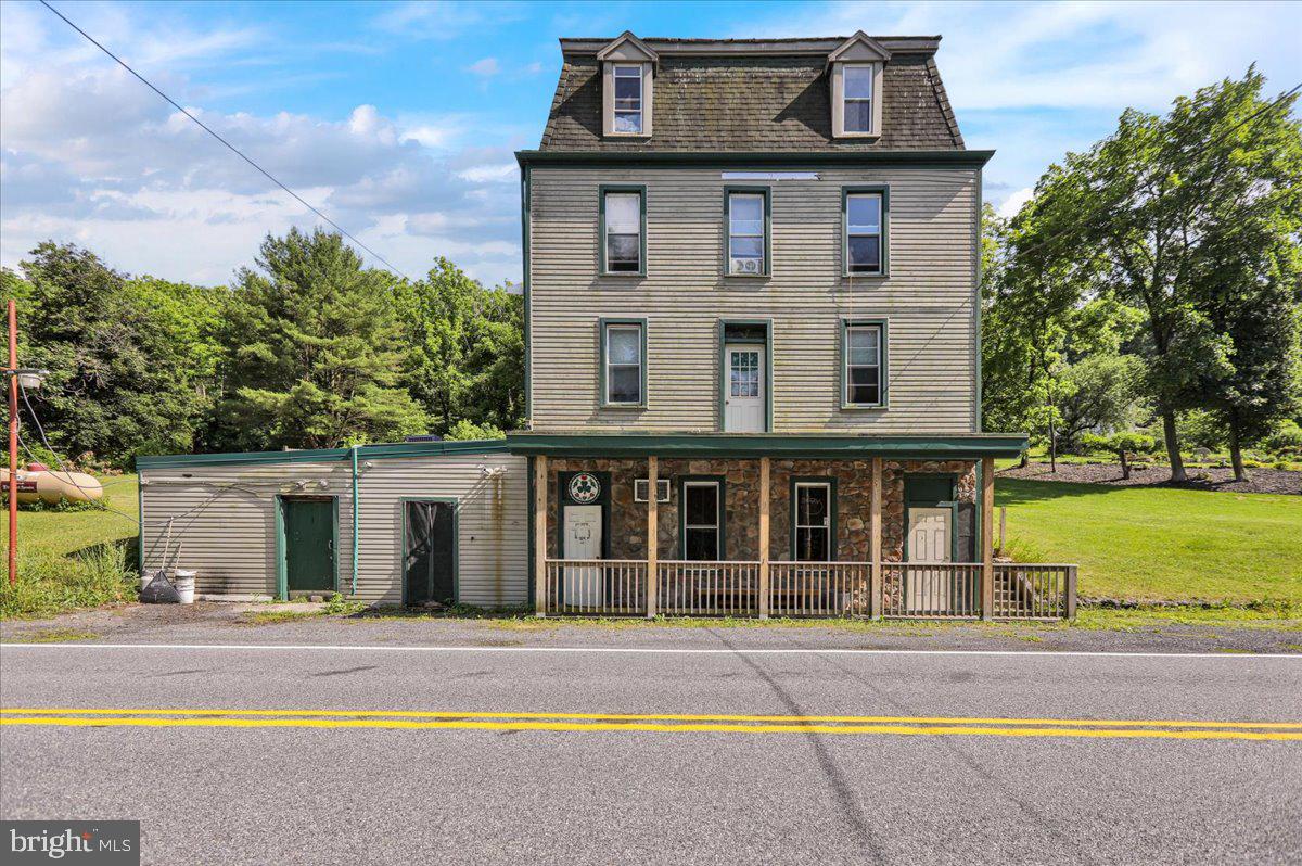 1634 Moselem Spring Road Hamburg, PA 19526 - Photo 1 of 30 front view of a house with a yard