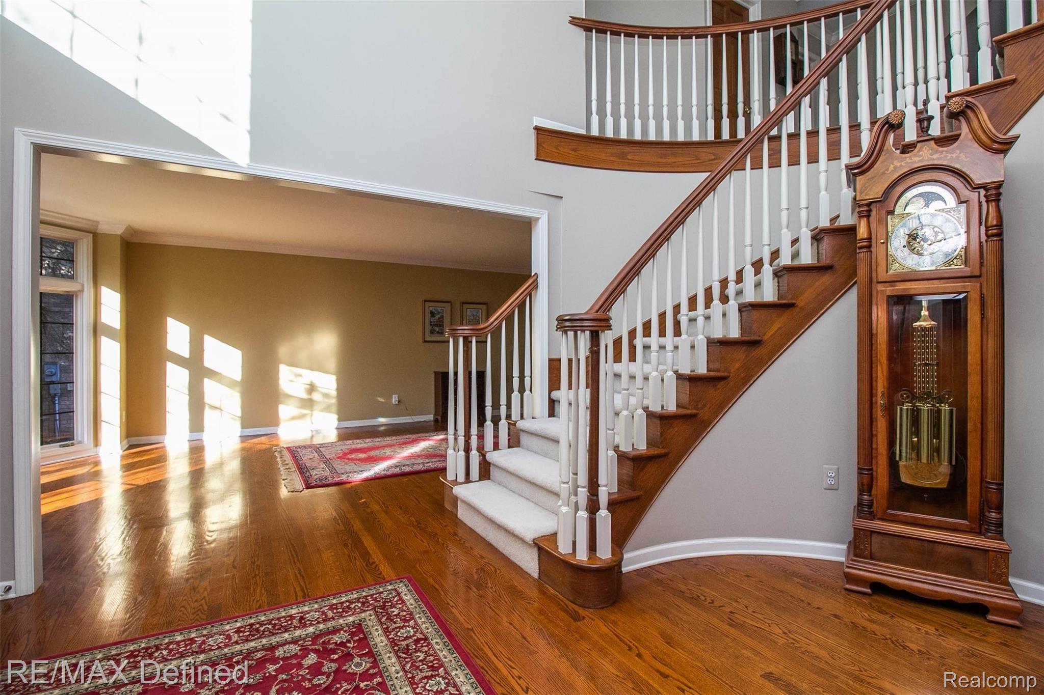 3701 Edinborough Drive Rochester, MI 48306 - Photo 3 of 26 Oak hardwood floors - grand entrance way