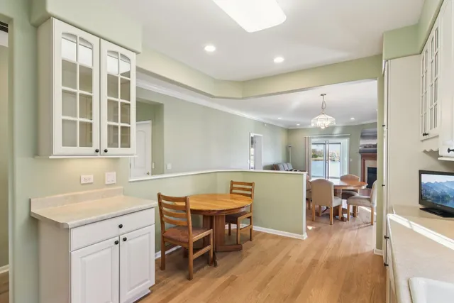 $327,000 | 328 Legacy Court, Grayslake, IL 60030