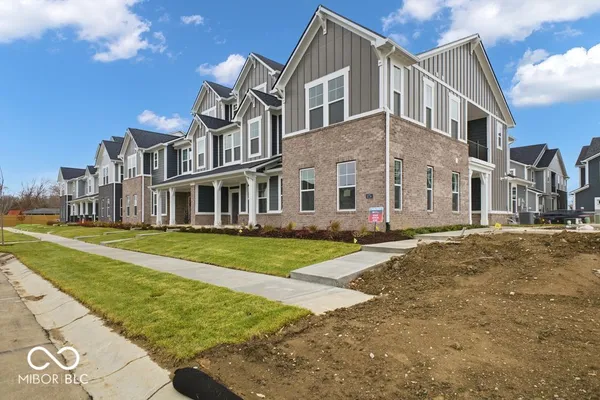 $389,999 | 5786 Arcade Boulevard, McCordsville, IN 46055