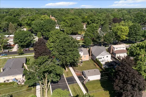 $525,000 | 201 North Maple Street, Mount Prospect, IL 60056