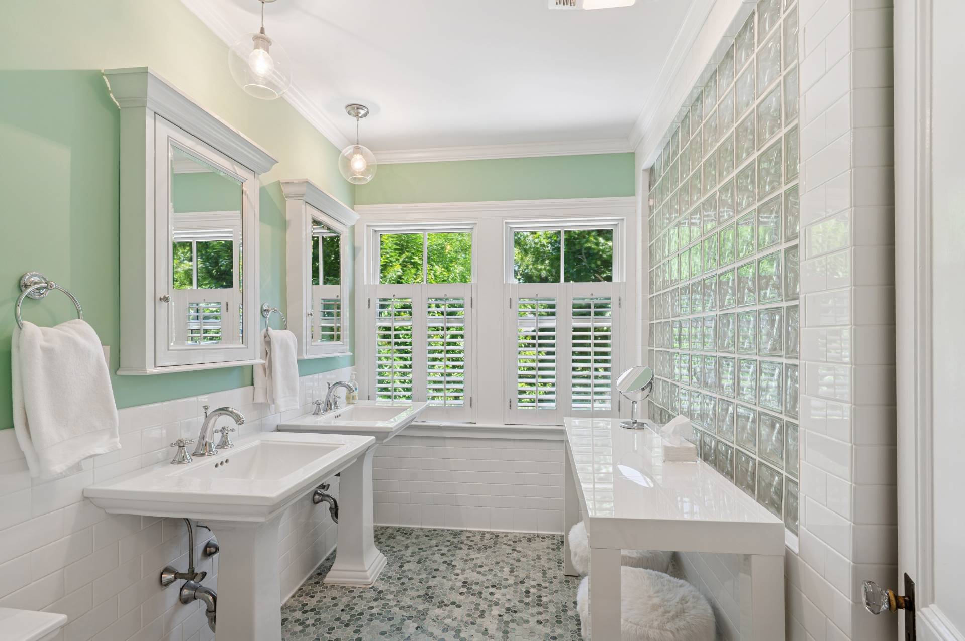 86 Pantigo Road East Hampton, NY 11937 - Photo 14 of 26 Gallery Image 14