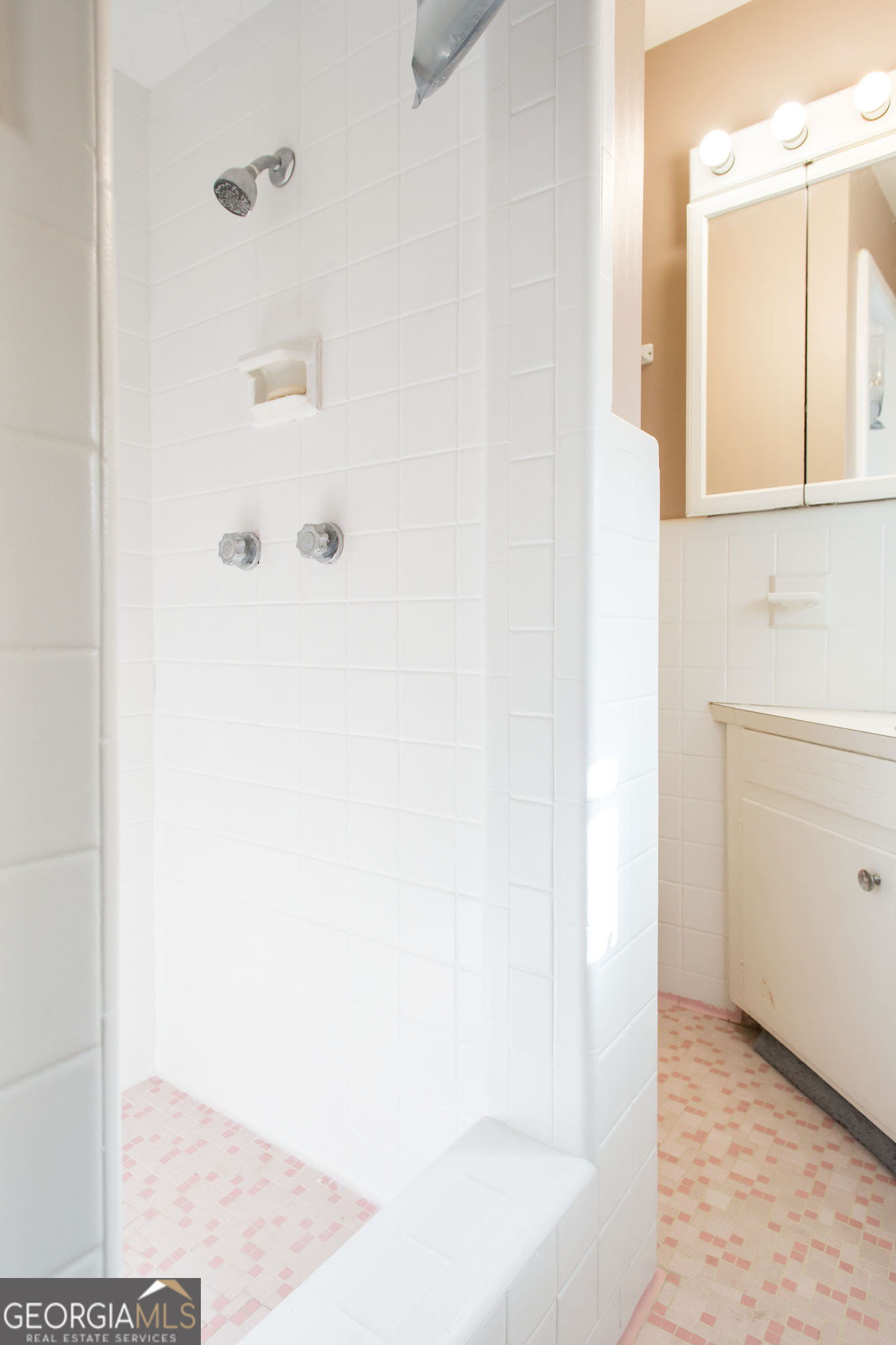 403 Preston Street Waycross, GA 31501 - Photo 34 of 36 a bathroom with a shower