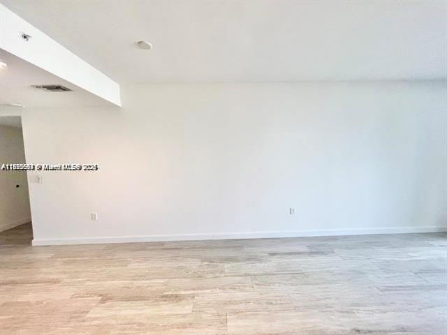 45 Southwest 9th Street, Unit 3009 Miami, FL 33130 - Photo 8 of 35 a view of an empty room