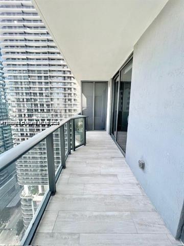 45 Southwest 9th Street, Unit 3009 Miami, FL 33130 - Photo 10 of 35