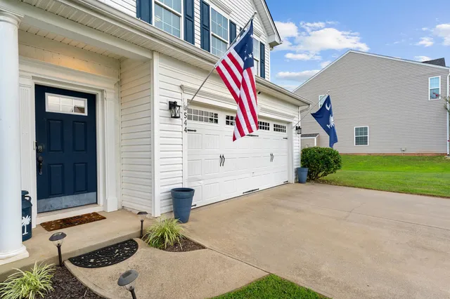 $320,000 | 544 Shoreline Boulevard, Boiling Springs, SC 29316