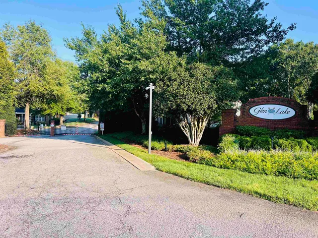 $320,000 | 544 Shoreline Boulevard, Boiling Springs, SC 29316