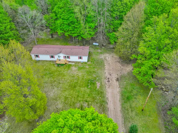 $250,000 | 3902 North 3 1/2 Road, Mesick, MI 49668