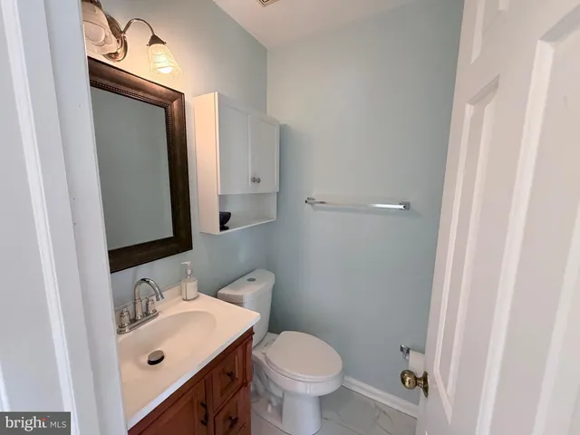 $3,600 | 5900 Parenham Way, Alexandria, VA 22310