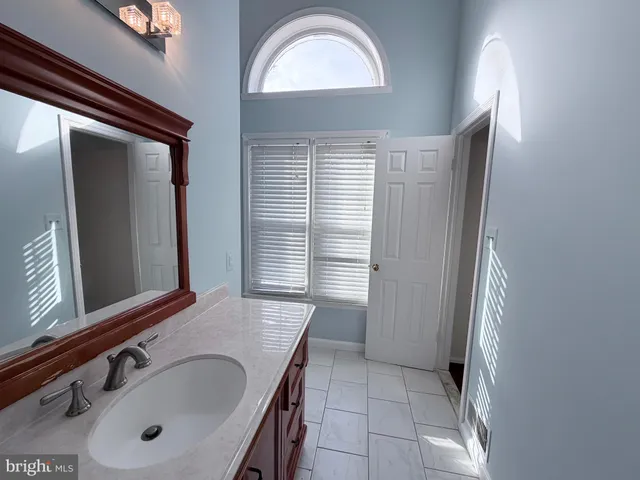 $3,600 | 5900 Parenham Way, Alexandria, VA 22310