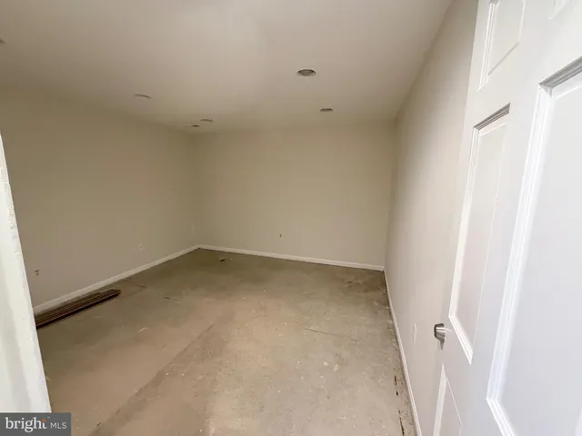 $3,600 | 5900 Parenham Way, Alexandria, VA 22310