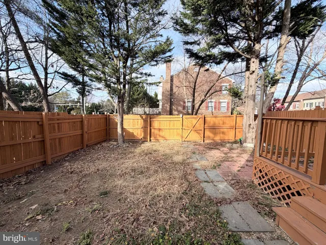 $3,600 | 5900 Parenham Way, Alexandria, VA 22310